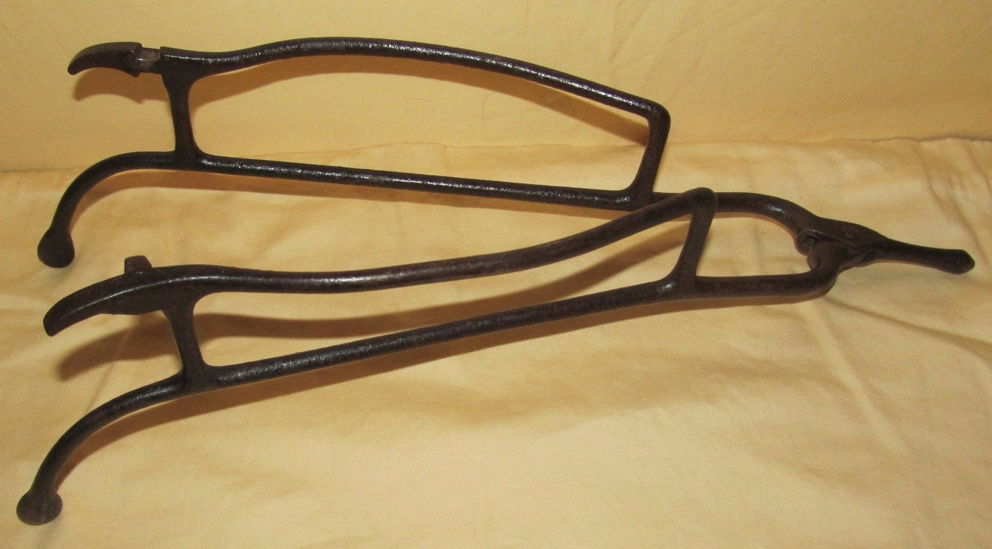 RARE 19TH CENTURY SHAKER IRON PIE HOLDING TRIVET