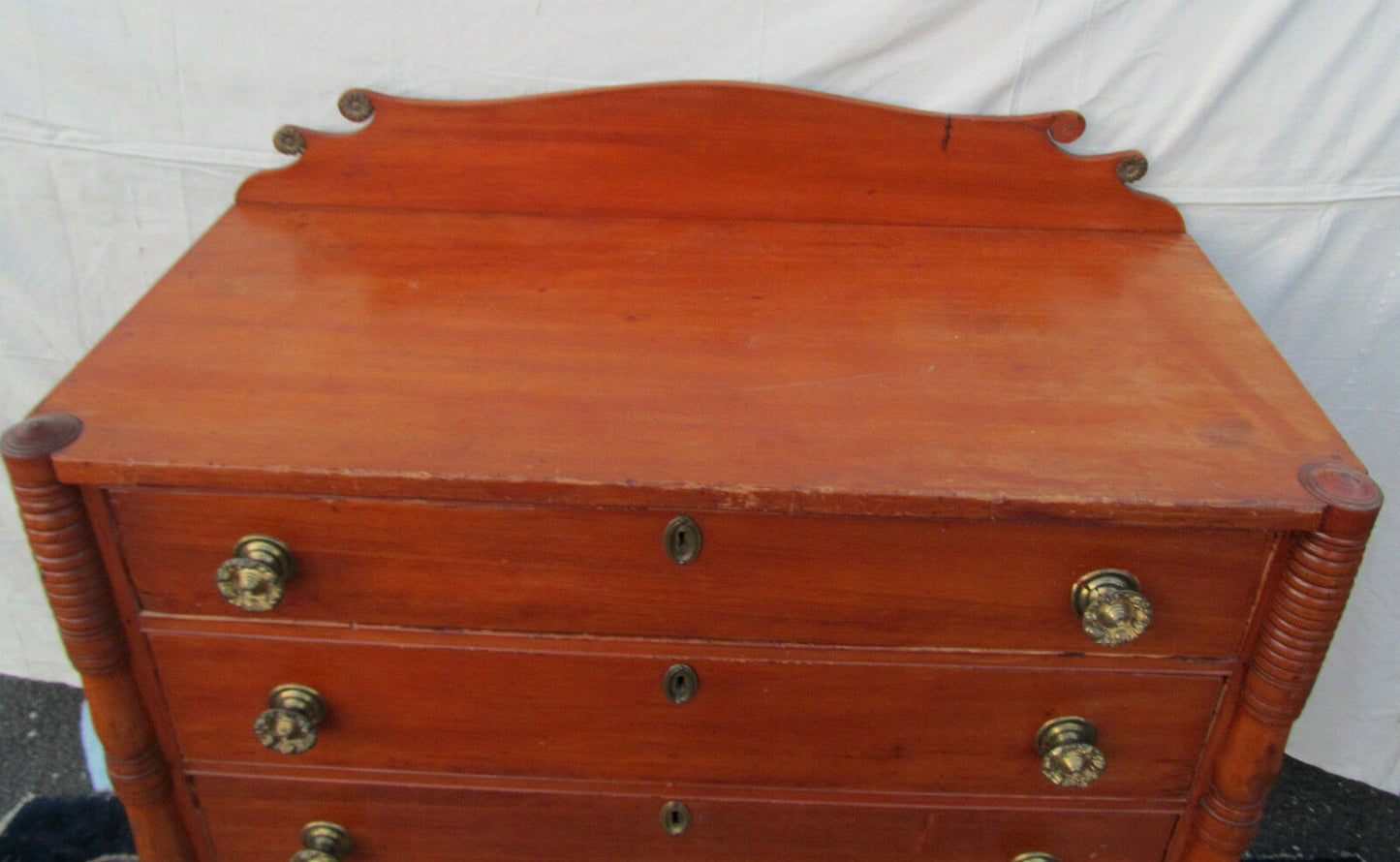 18TH C ANTIQUE SHERATON PINE & MAPLE DRESSER / CHEST