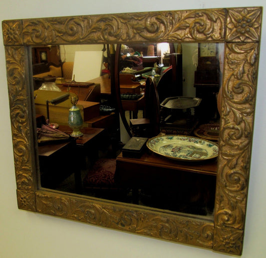 EARLY 19TH CENTURY FEDERAL PERIOD GOLD GILT GESSO RELIEF MIRROR