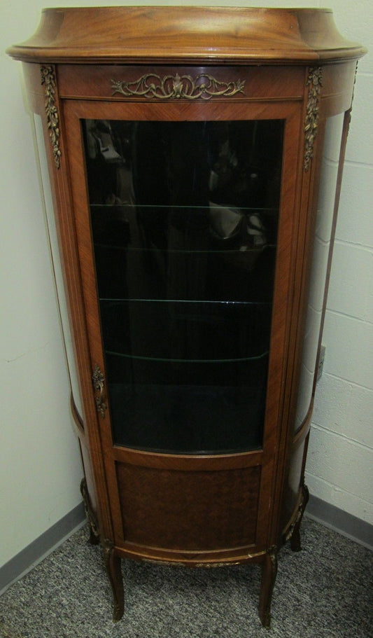 FINE FRENCH WALNUT PARQUETRY INLAID CURVED GLASS VITRINE WITH ORMOLU MOUNTS