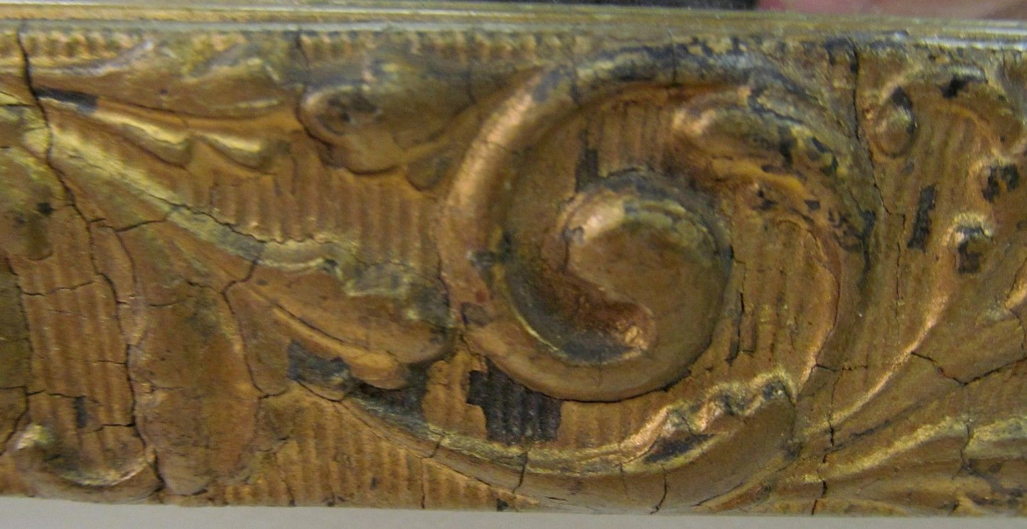 EARLY 19TH CENTURY FEDERAL PERIOD GOLD GILT GESSO RELIEF MIRROR