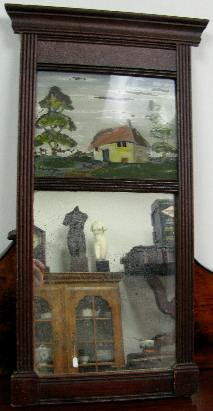 18th CENTURY FEDERAL EGLOMISE MIRROR IN MAHOGANY FRAME